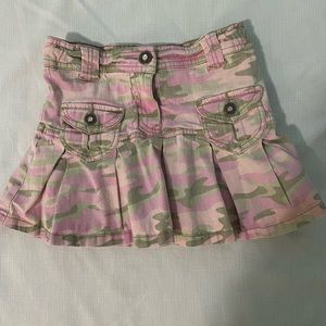 Arizona Jean camo pleated skirt.